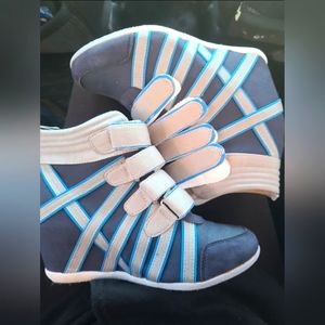 Absolutely adorable Brand New!